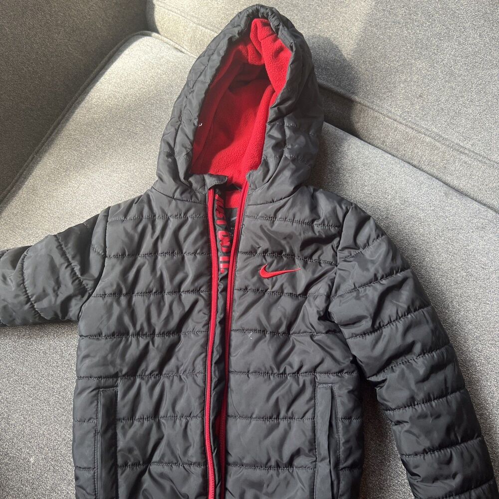 Nike Puffer Jacket Baby Unisex Baby Size 4T Black With Red EUC